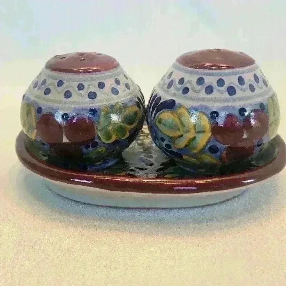 Vintage Arte Juarez salt and pepper Ceramic shaker Pue Mexico With tray 5 1/2"
